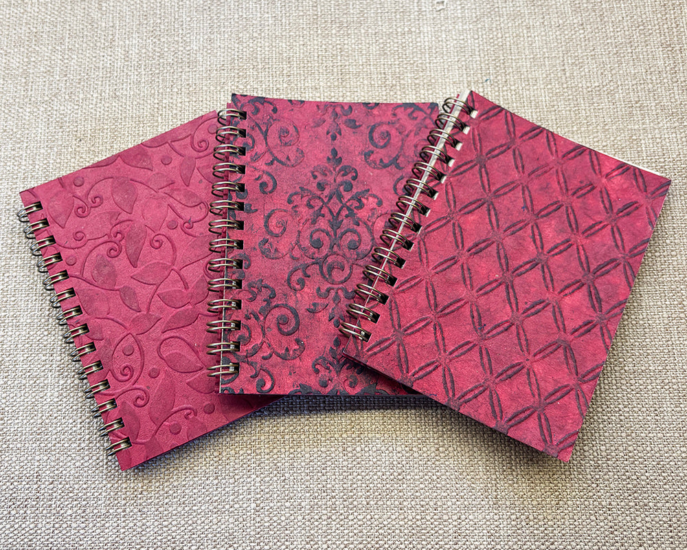 Small embossed notebook - Burgundy