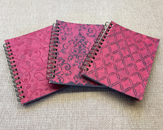 Small embossed notebook - Burgundy