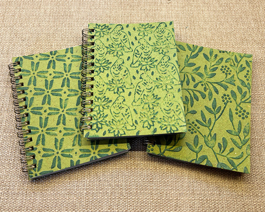 Small embossed notebook - Grass Green