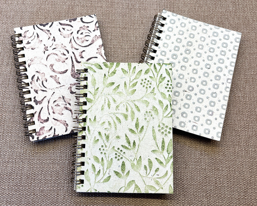 Small embossed notebook -  White