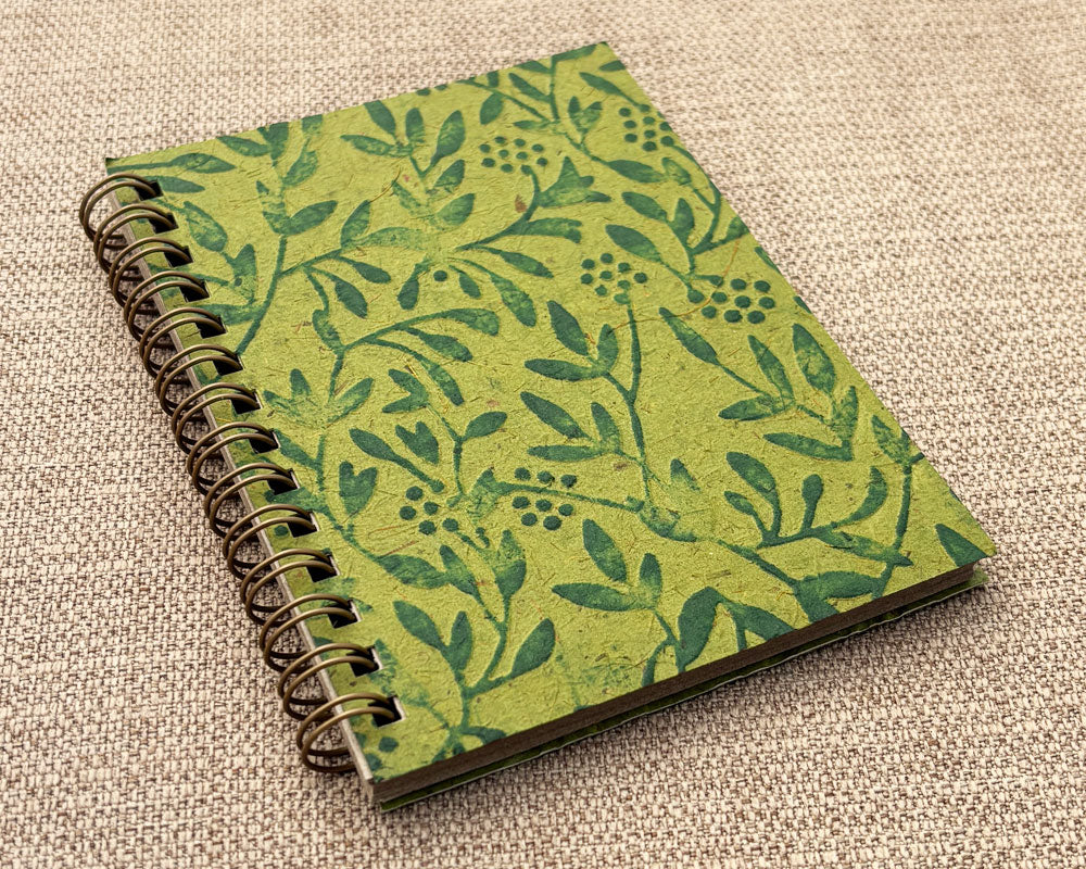 Small embossed notebook - Grass Green